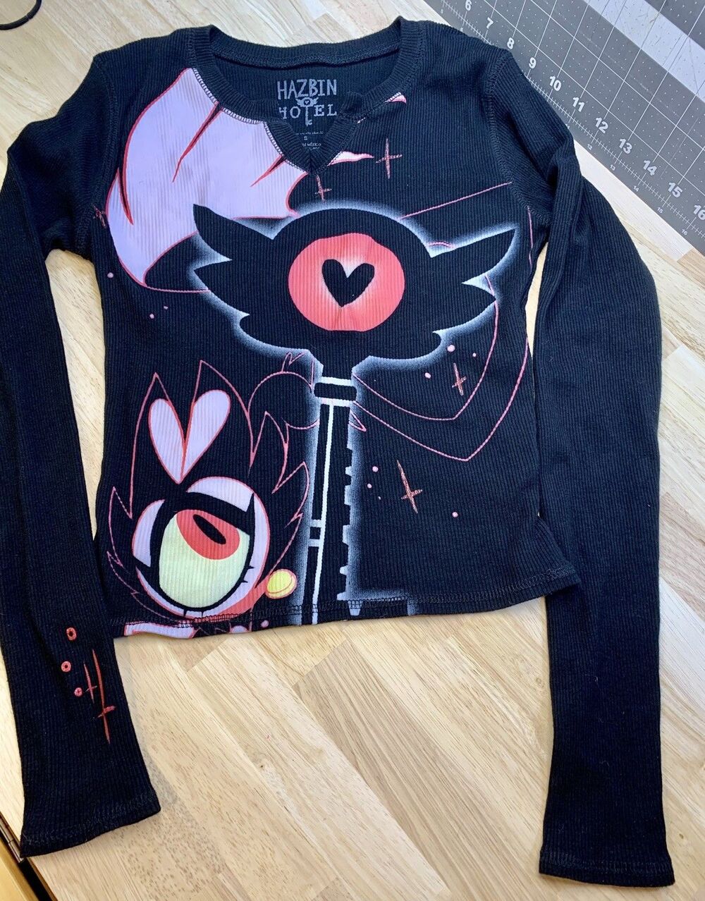 Hazbin Hotel Keekee Cropped Long Sleeve Shirt Small Hot Topic Copy